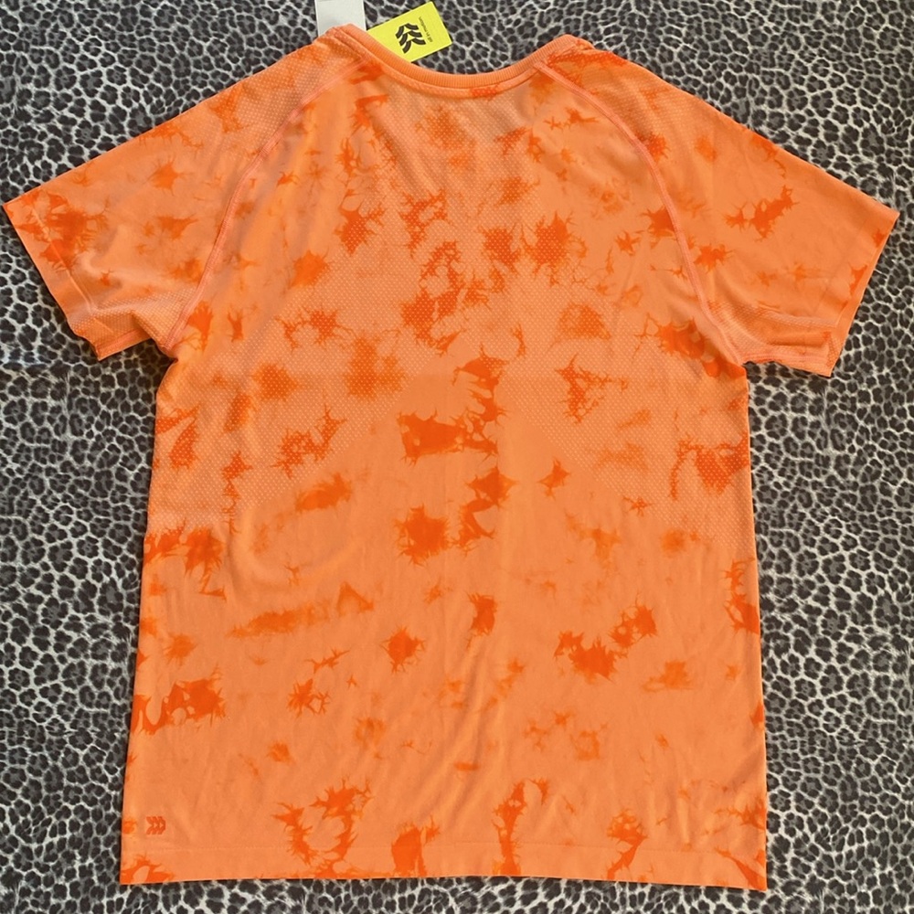 All In Motion Tie Dye Seamless Short Sleeve Tee Athletic Orange Green/Grey NWT - Picture 6 of 11